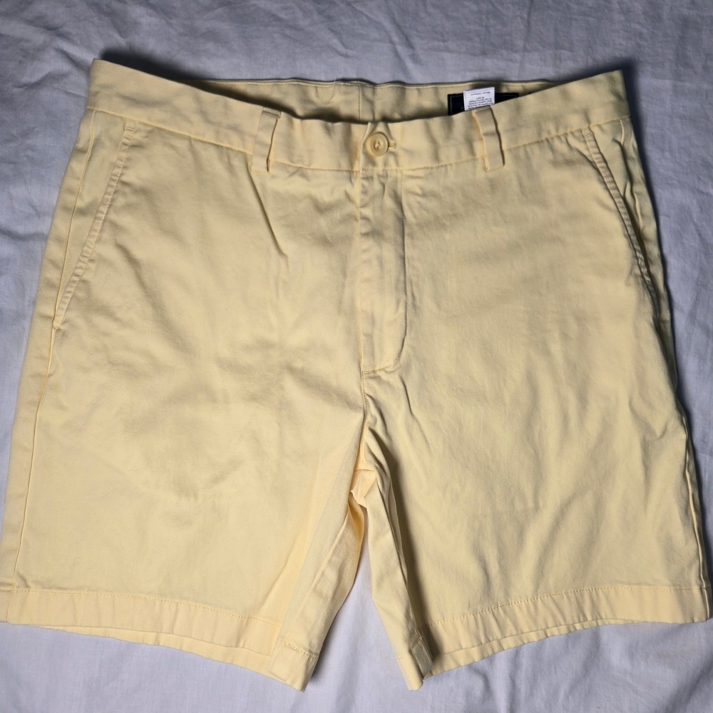 Vineyard Vines Breaker Shorts Mens 34 Yellow Cotton Stretch Chino Golf